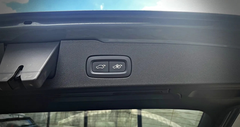 Volvo V60 Cross Country cena 174900 przebieg: 34891, rok produkcji 2022 z Skoczów małe 352